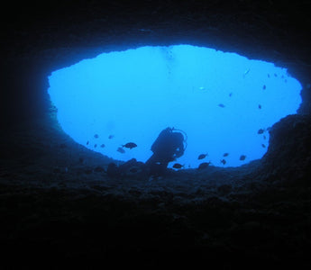  Exploring Underwater Caves: The Thrills and Challenges of Cave Diving  