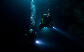 THE THRILL OF NIGHT DIVING UNVEILING THE MYSTERIES OF THE DARK SEAS