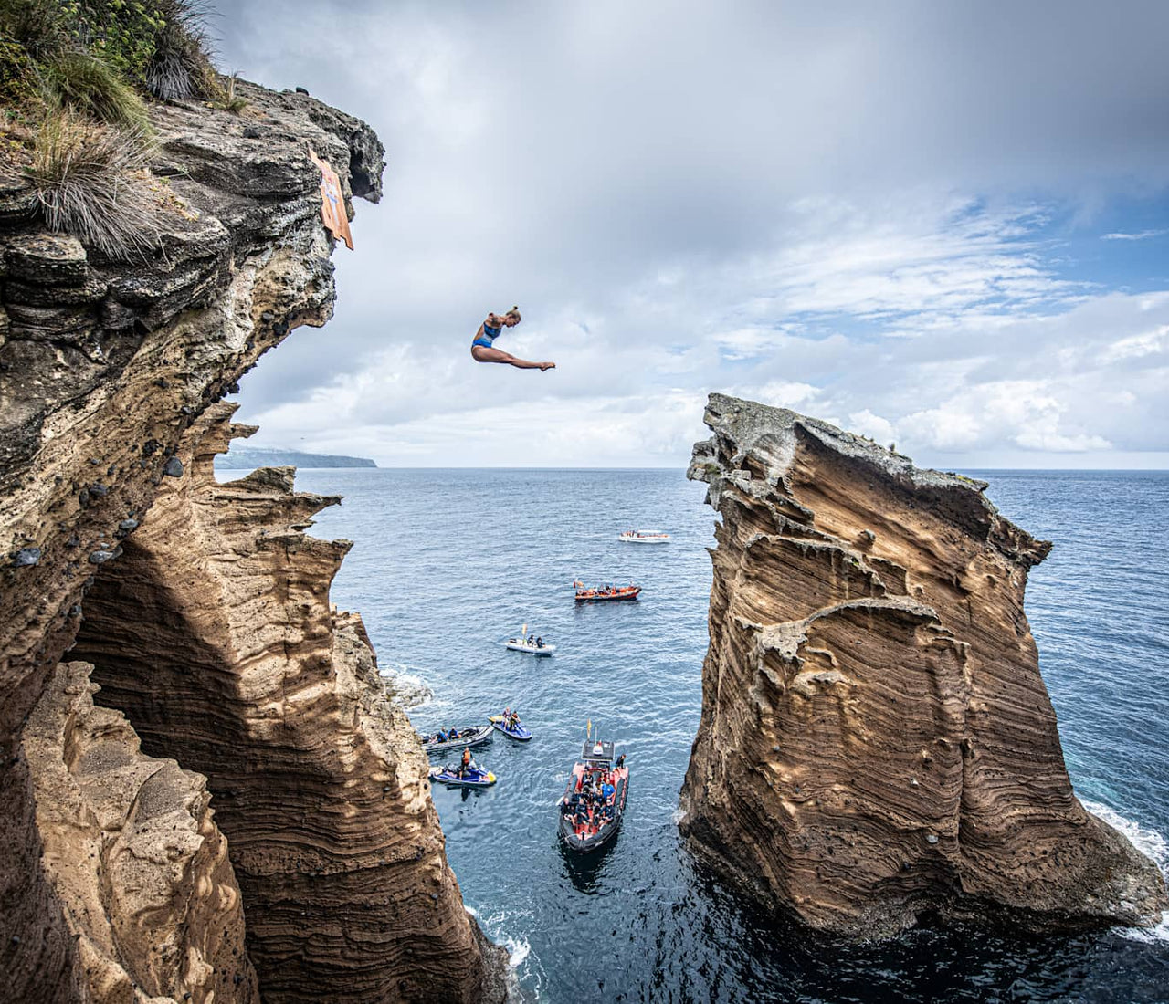 Cliff Diving Split The World's Most Breathtaking Cliff Diving Locations – Spinnaker Watches